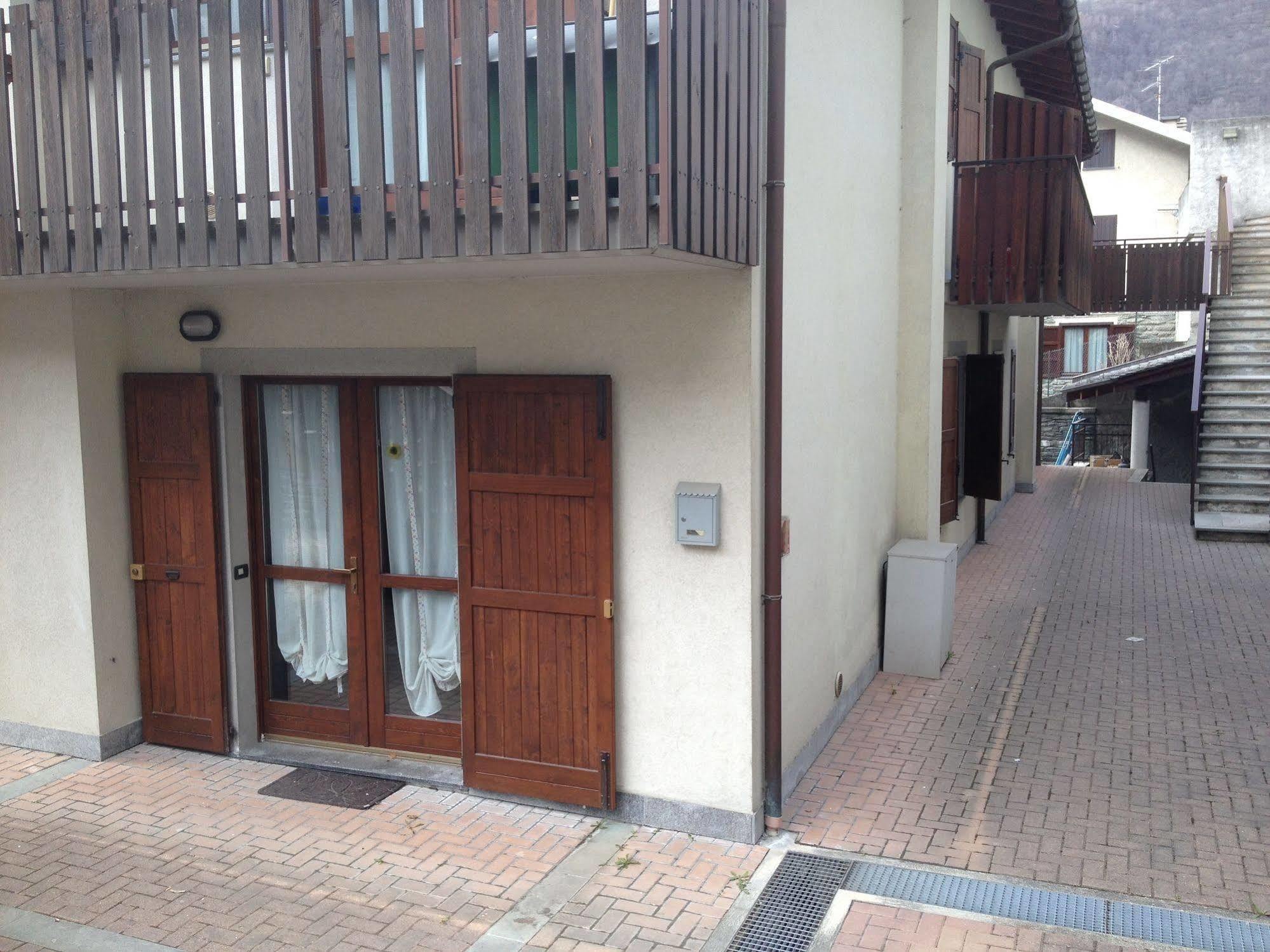 Lanterna Apartments Chiesa in Valmalenco Esterno foto