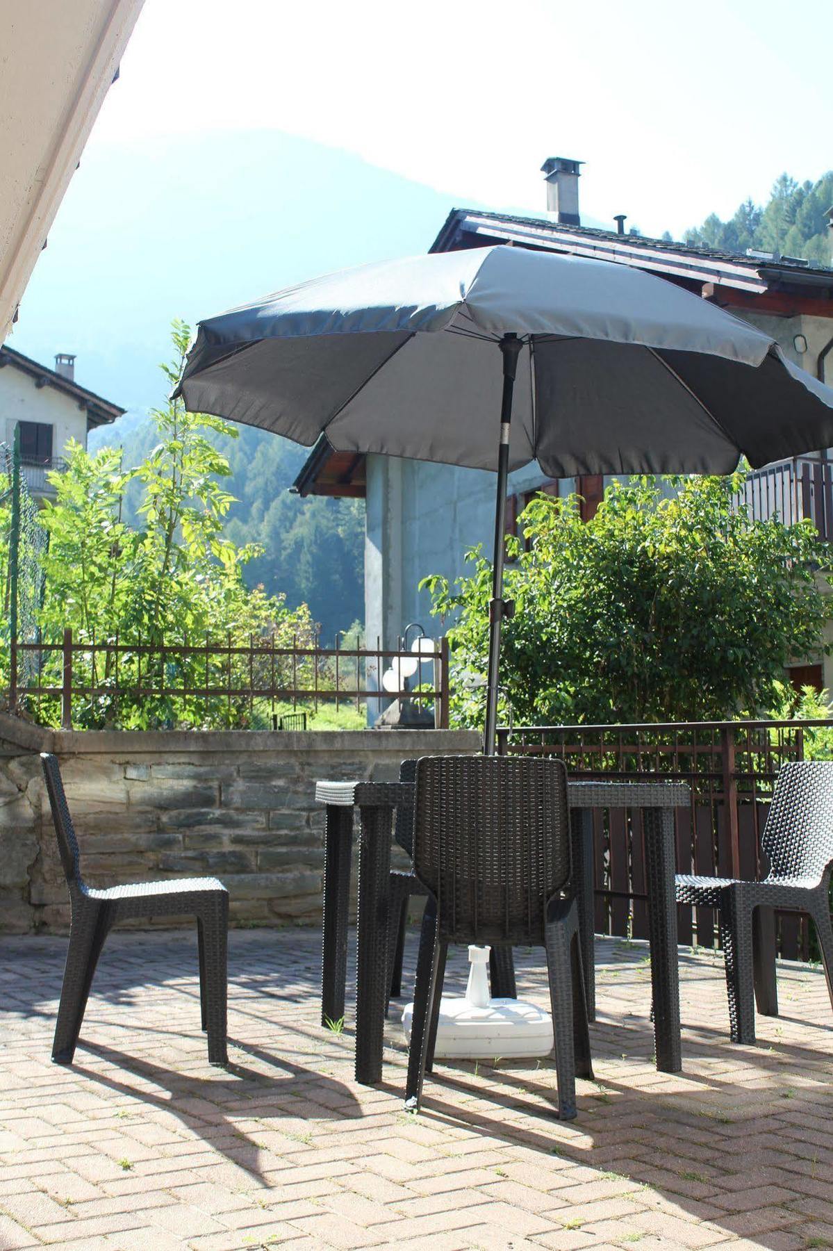 Lanterna Apartments Chiesa in Valmalenco Esterno foto