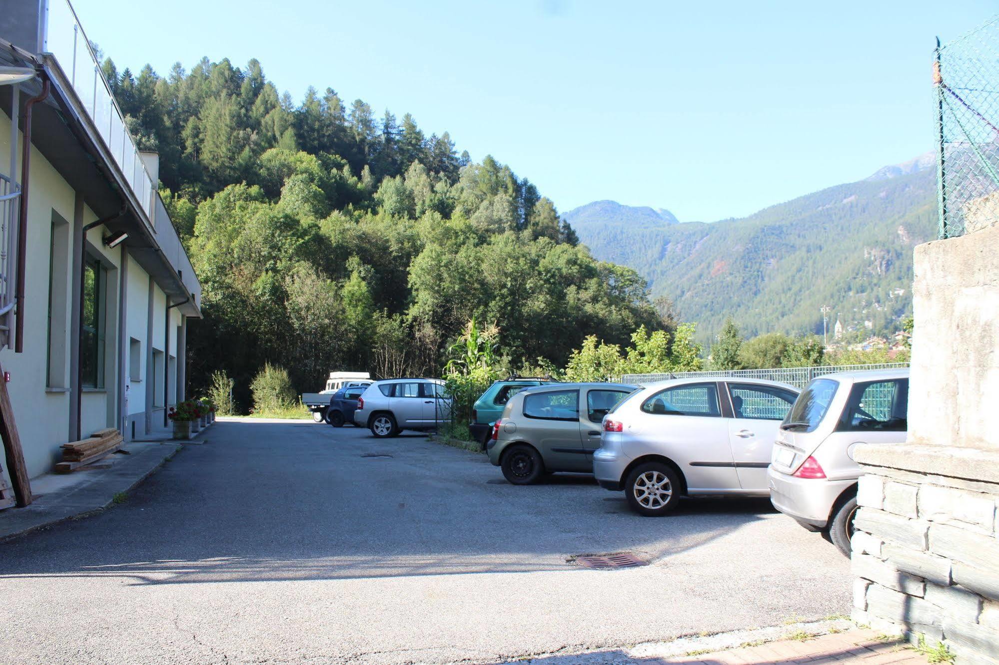 Lanterna Apartments Chiesa in Valmalenco Esterno foto
